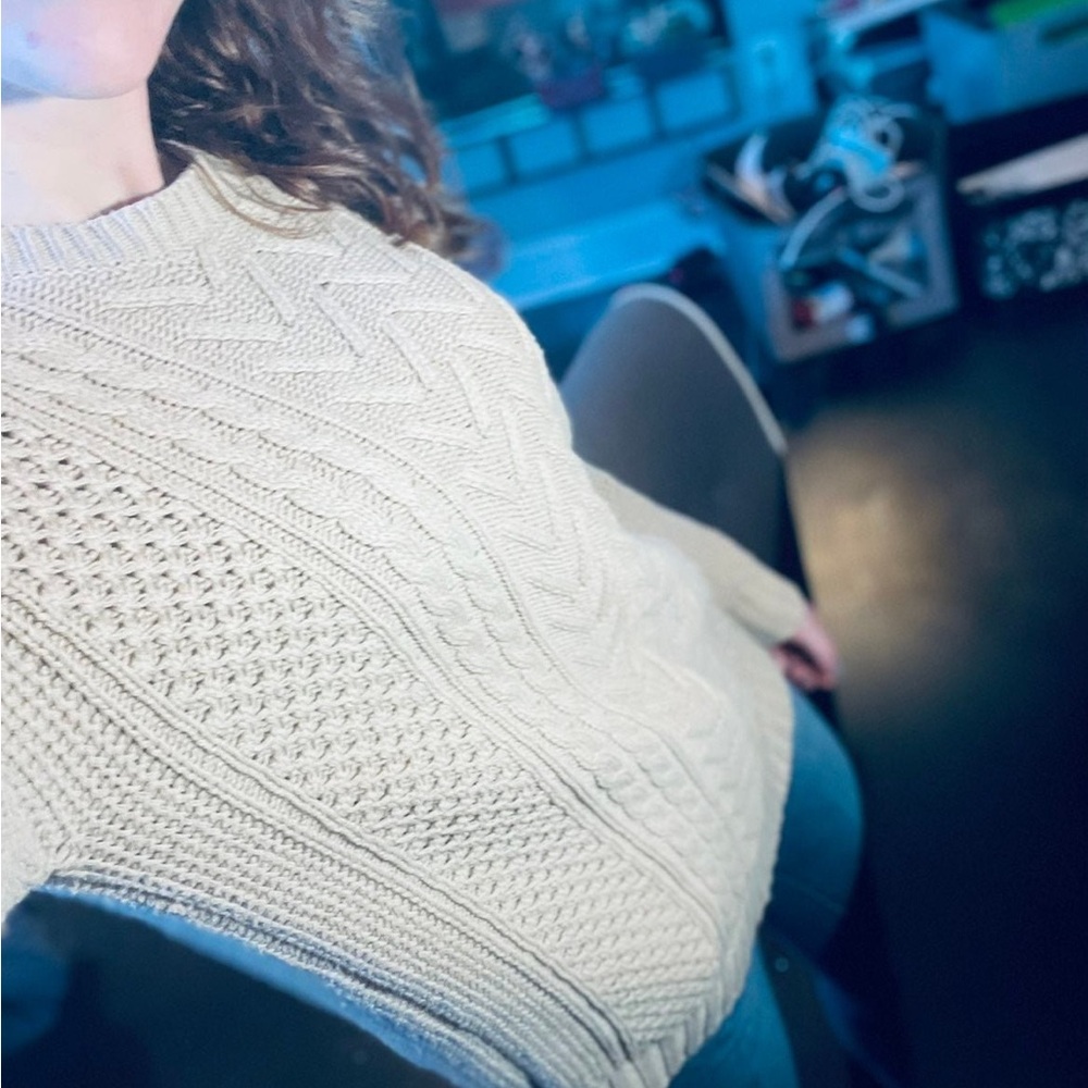 Sweater - Picture 3 of 12